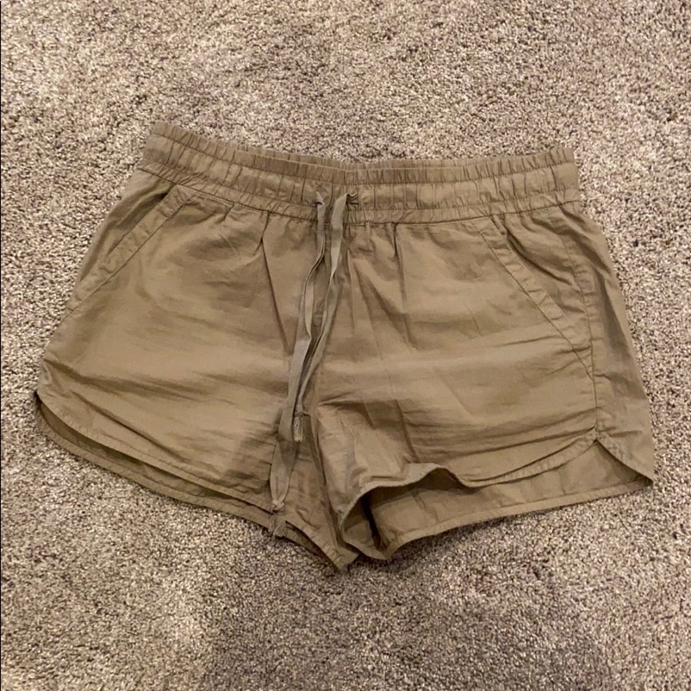 Lou & Grey Khaki Shorts Size S